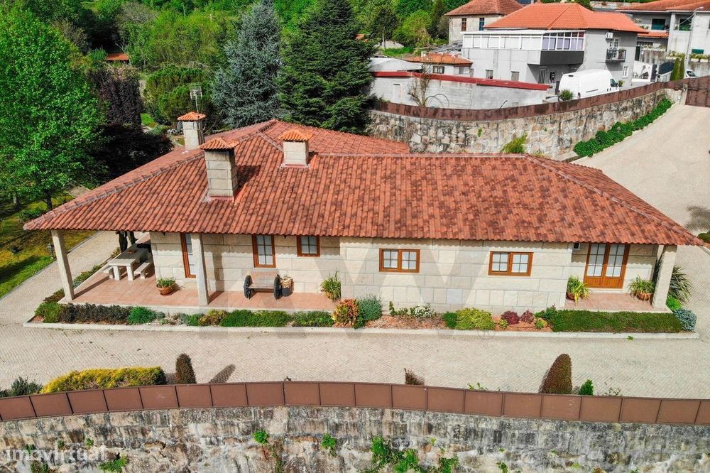 Quinta Exclusiva Em Lousada Com Piscina E 400M2 De Área