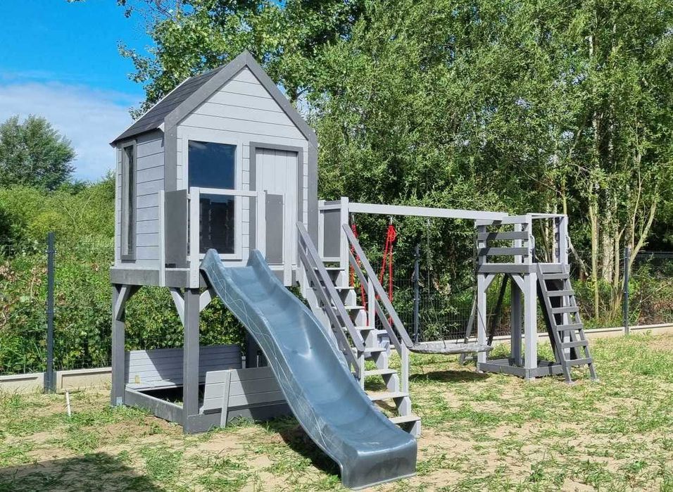 Plac zabaw Stodoła z wieżą i huśtawkami