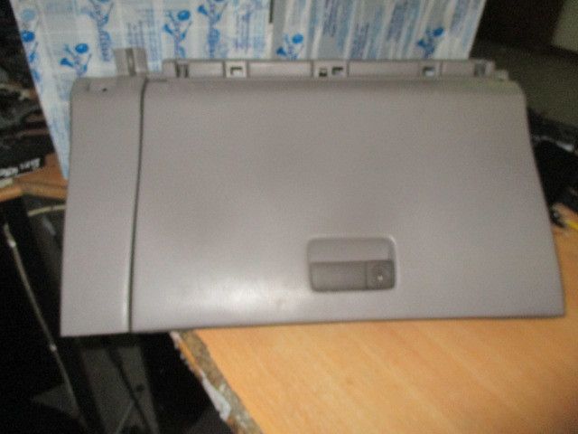 Porta luvas NISSAN Primera Hatchback (P11)