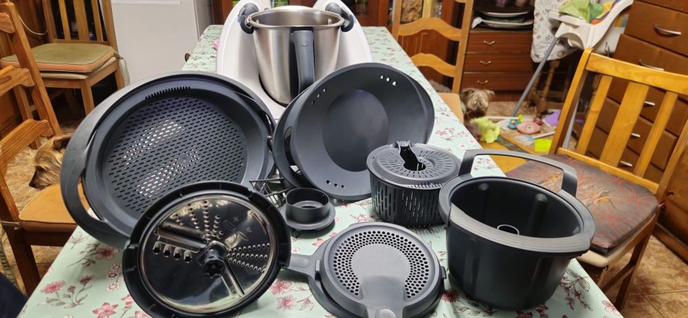 Vendo Bimby TM6 com todos os acessórios