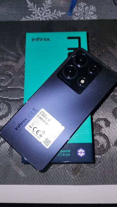 Infinix note 30  pamięć 128 gb / 8gb