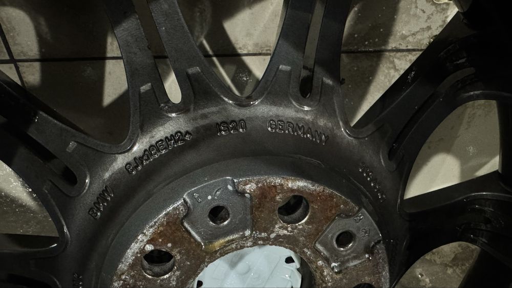 Продам оригінальні диски R18 5 120 Bmw 135 стиль з резиною