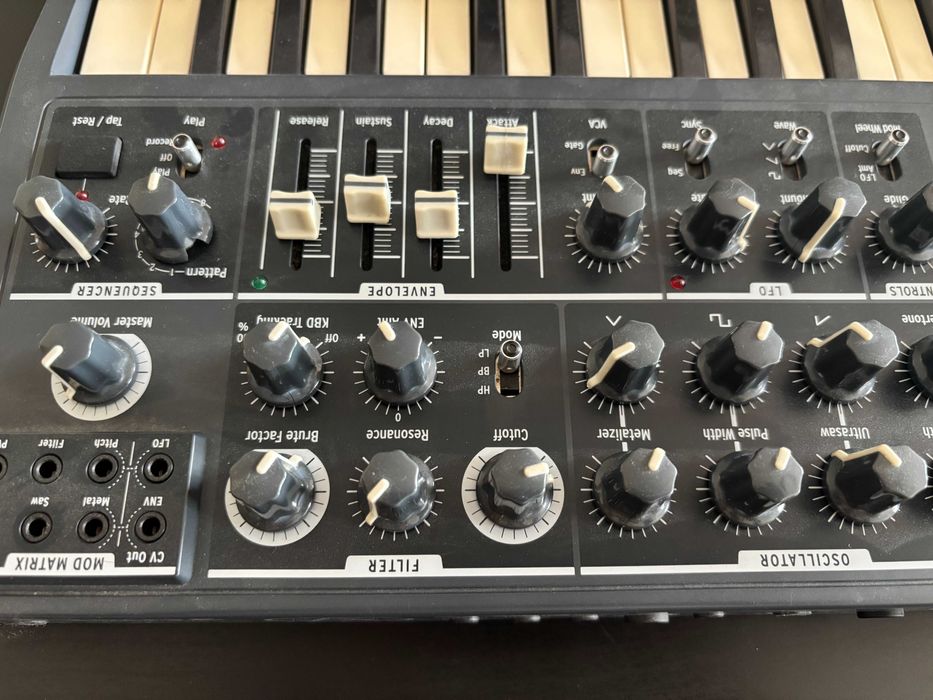 Arturia Microbrute