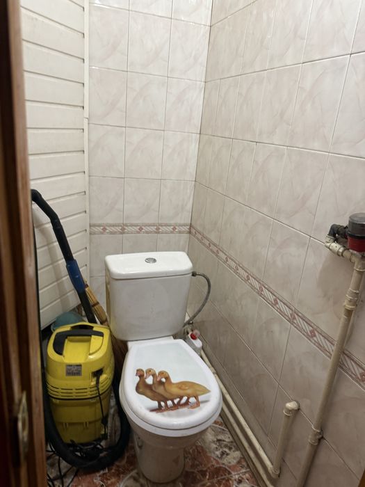 Продам 2 кімнатну сталінку в центрі . Сковороди 36
