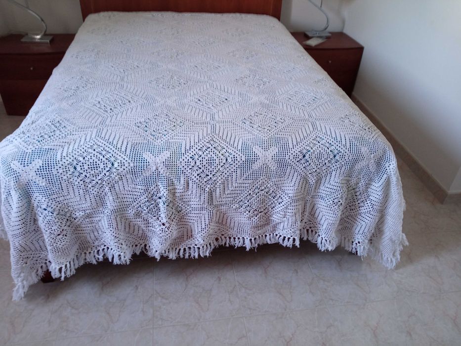 Colcha de renda feita à mão