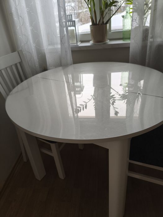 Okrągły Biały Stół