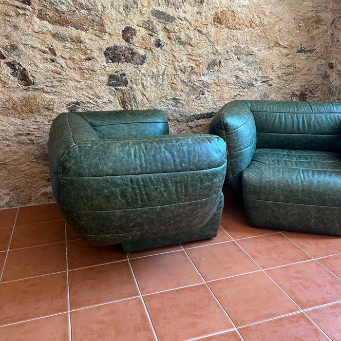 poltrona vintage monumental robusta em pele com design italiano