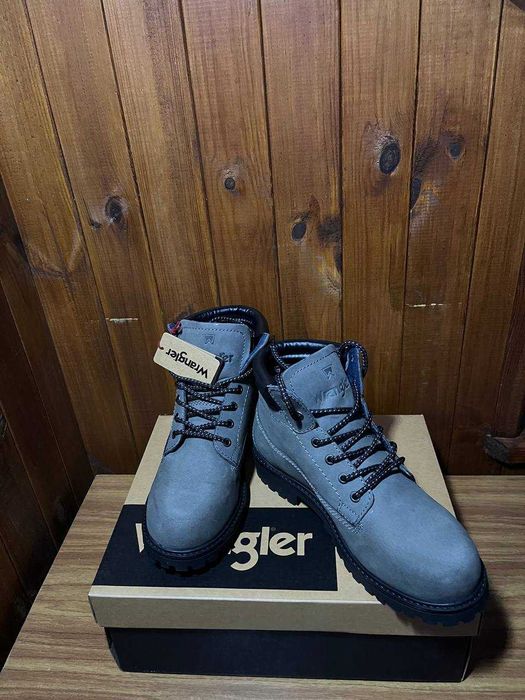 Чоловічі сірі шкіряні черевики wrangler