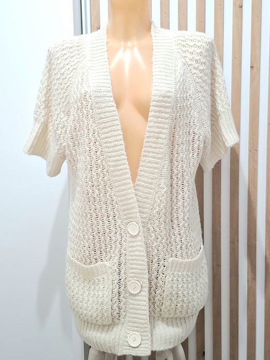 L-XL Swetr narzutka jasno kremowa