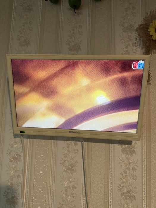 Телевизор BRAVIS