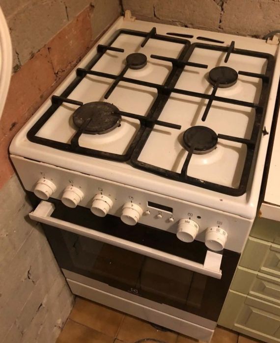 Kuchenka gazowa firmy Elektrolux szer.50, piekarnik elektryczny