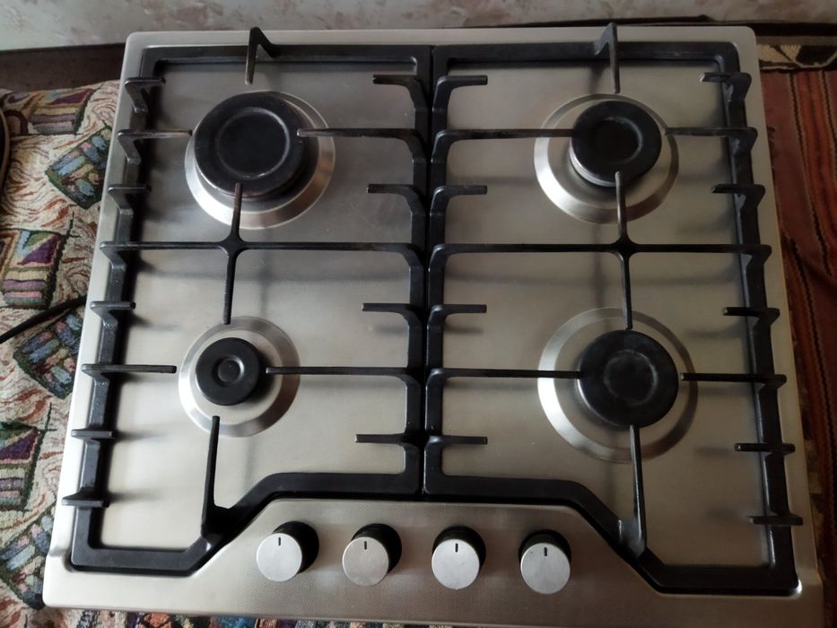Продам Газову поверхню  Ventolux.