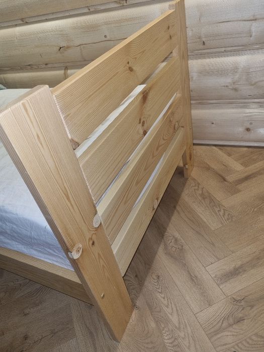 Łóżko Sosnowe  Mocne Lakierowane  [ nie IKEA ]  90/200  Hotelowe