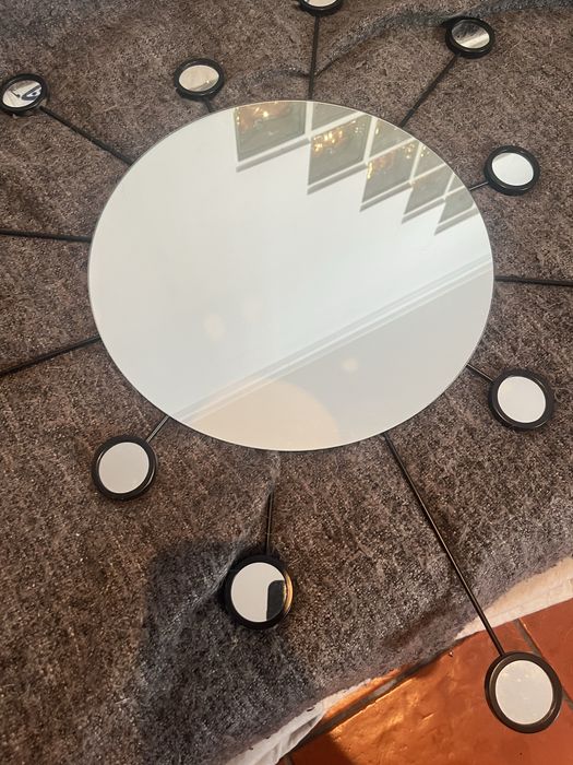 Espelho de Parede Moderno / Design Sunburst em Metal Preto