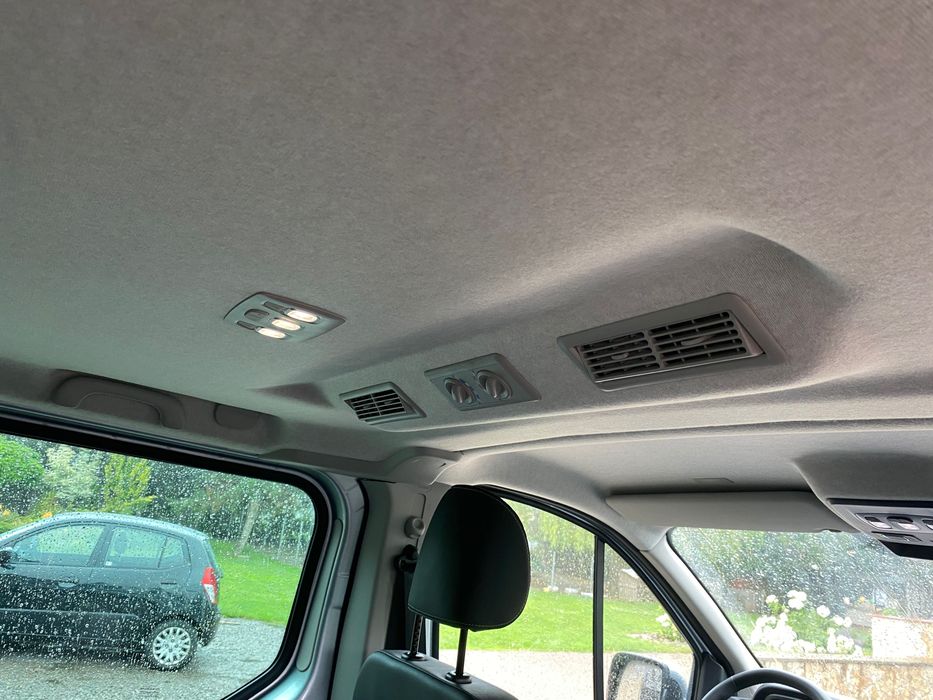 Nowy Renault Trafic 9-osobowy rok2025 wynajem busa bus wynajem