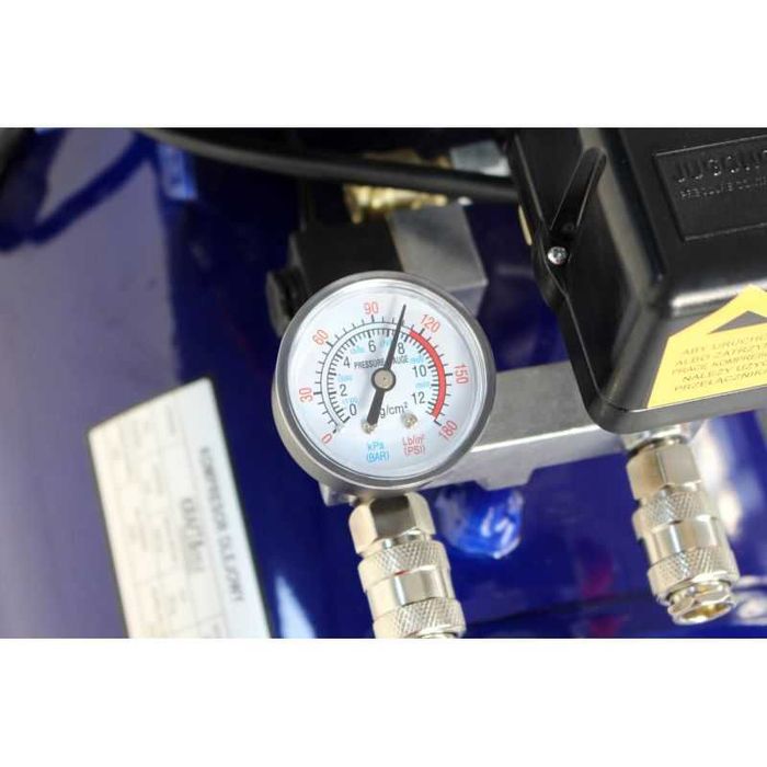 KOMPRESOR Bezolejowy 100L 6000W 660L/MIN