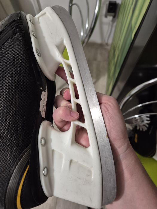 Łyżwy hokejowe Bauer 140