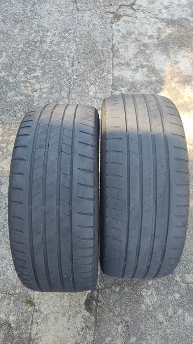 Vende-se pneus Bridgestone 215/40R18
