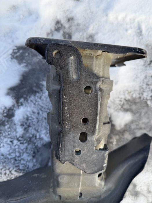 Підсилювач переднього бампера Lincoln MKC 17-19