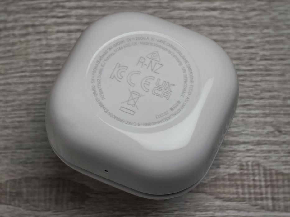Зарядний кейс для навушників Samsung Galaxy Buds FE Graphite (SM-R400)