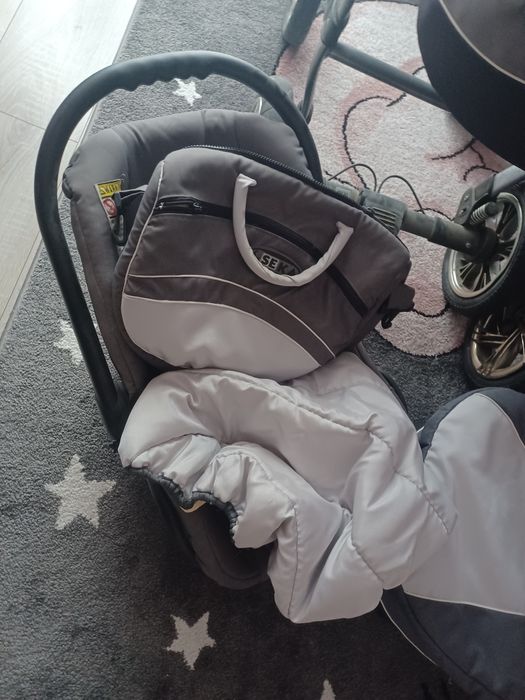 Dwa wózki dziecięce