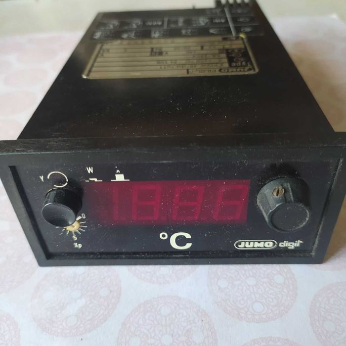 Двухпозиционный контроллер jumo Digil D 97,030