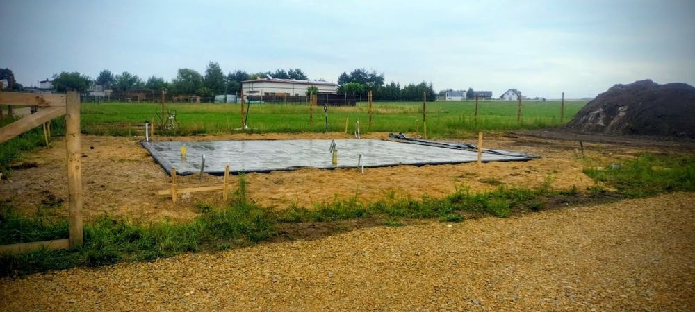 Wykonanie płyty i stóp fundamentowych pod domy,hale, garaże.
