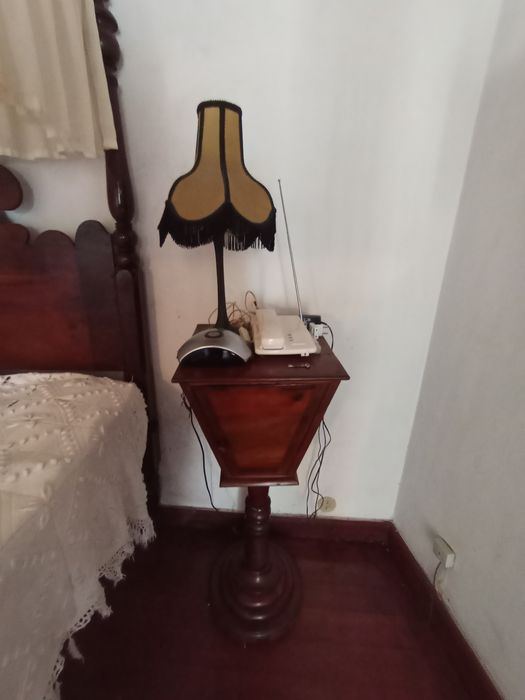 Cama dossel + degraus + peniqueira tudo em Pau Santo Séc XIX