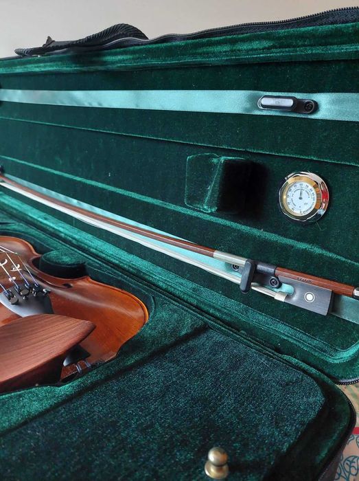 Violino Cremona 4/4 + estojo + resina