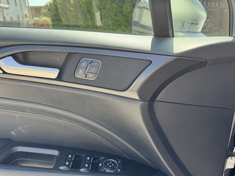 Ford Fusion 2019 VIN 3FA6P0RU0KR273928 фото оголошення 18 з 24