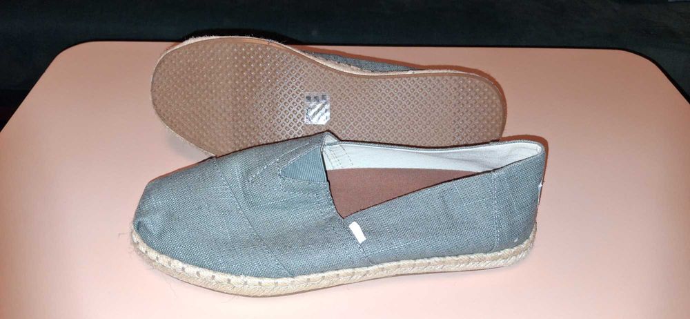 Toms r.41 espadryle