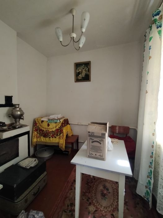 Продається гарний будинок в Садках.