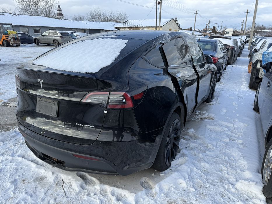 Tesla Y Розборка