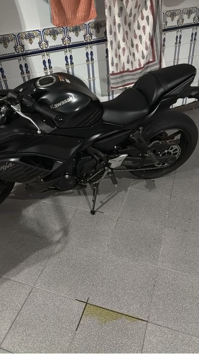 Moto kawazaki ninja 650 2024