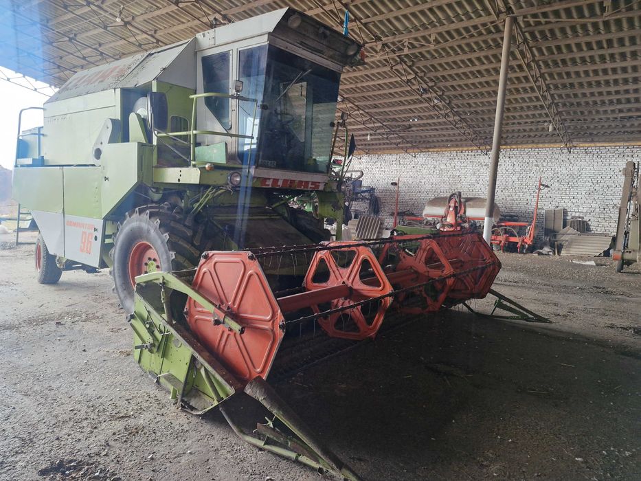 Клас комбаїн 96 домінатор