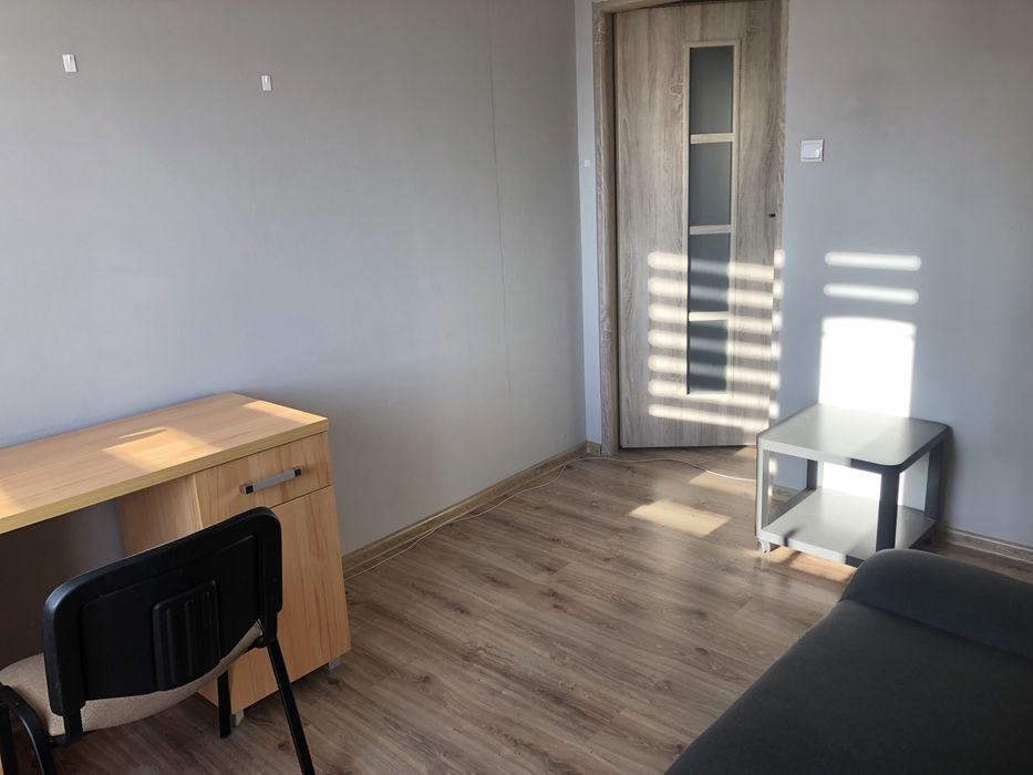 Pokoj jednoosobowy w mieszkaniu 4-pokojowym z balkonem