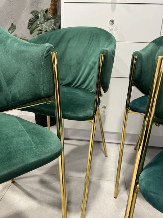 Zestaw butelkowo zielonych krzeseł