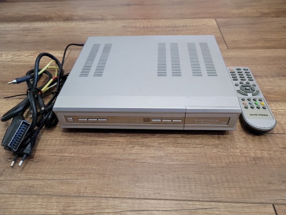 Цифровий супутниковий ресивер (приймач) Evolution EVO 700S