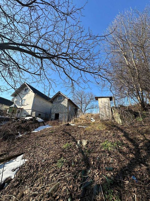 Продається земельна ділянка в селі Вікторів