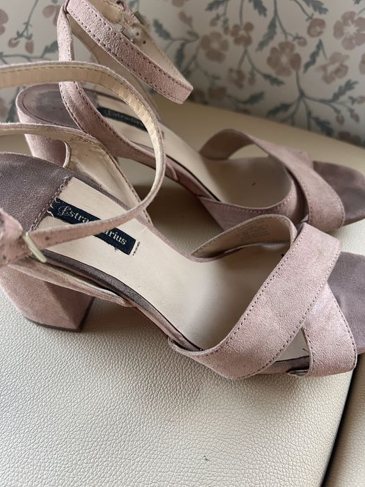 Sandalki czułenka strasivarius 37