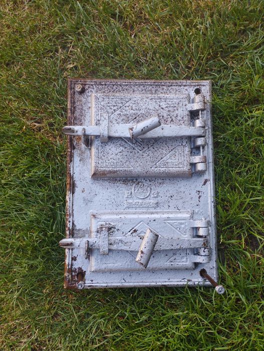 Drzwiczki żeliwne do pięć kaflowwgo