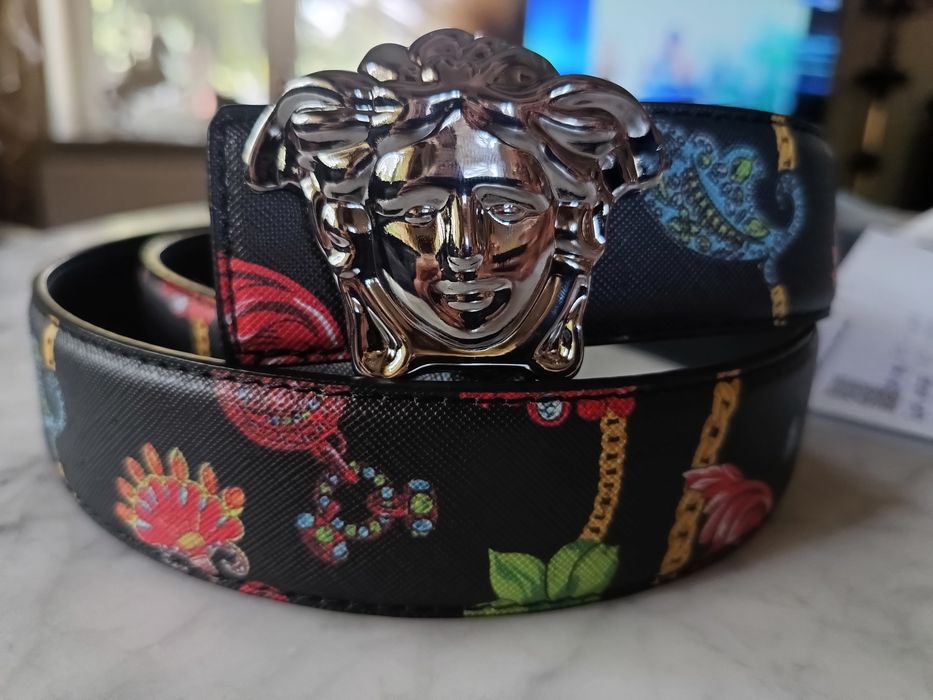 Nowy pasek Versace.