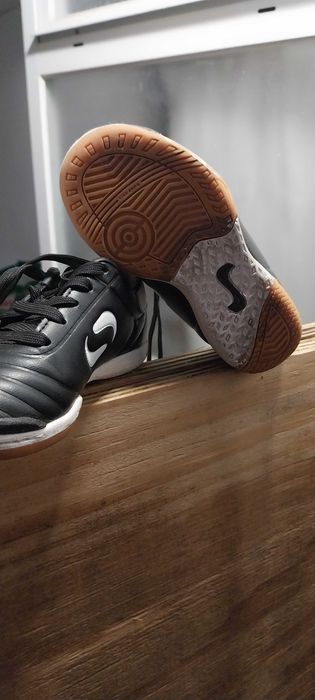 Tenis futsal crianca 25