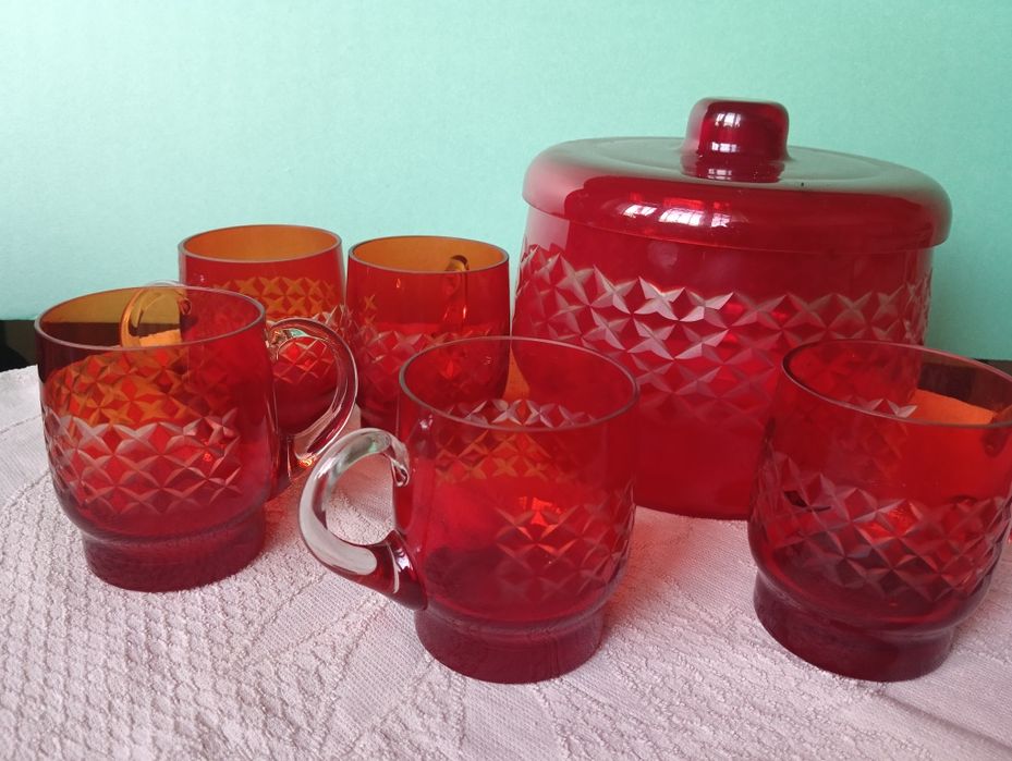 Набір чашок і ваза з кришкою, скло, з часів СРСР