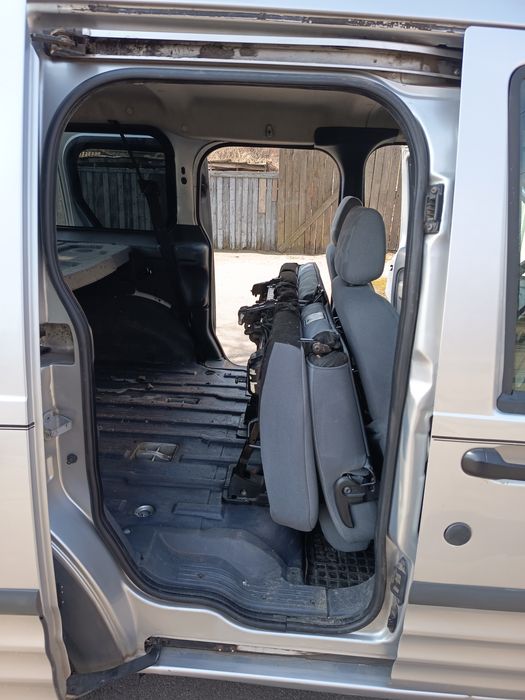 Форд Коннект 2010 пасажир