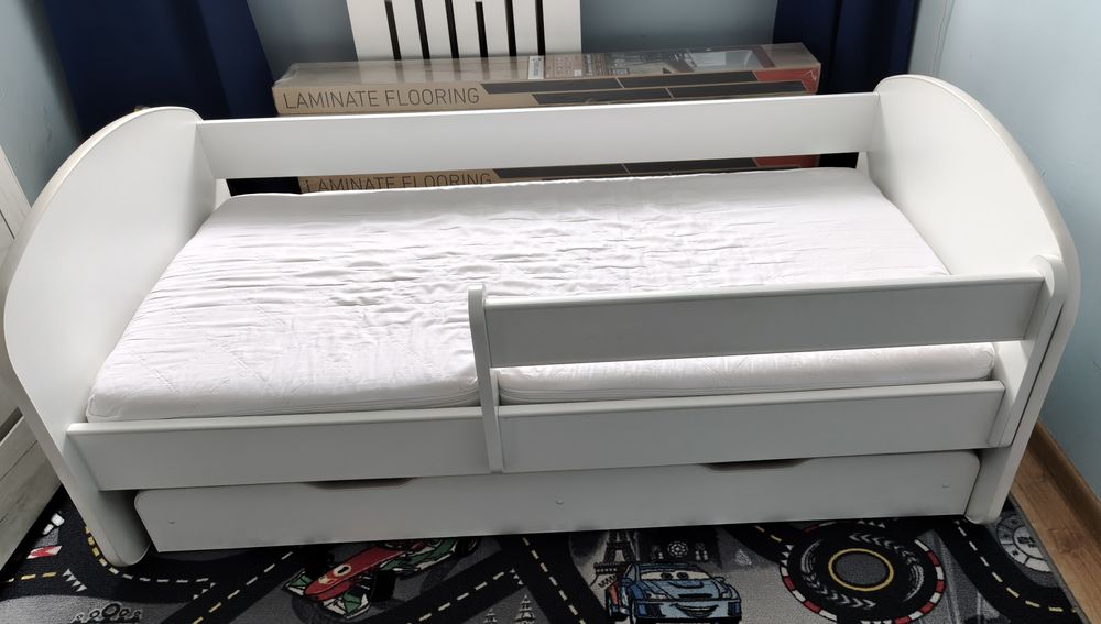 Łóżko dziecięce 140x70 Białe Materac Stan Bardzo Dobry