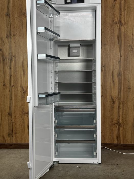 Вбудований холодильник  K 7774 D Німеччина