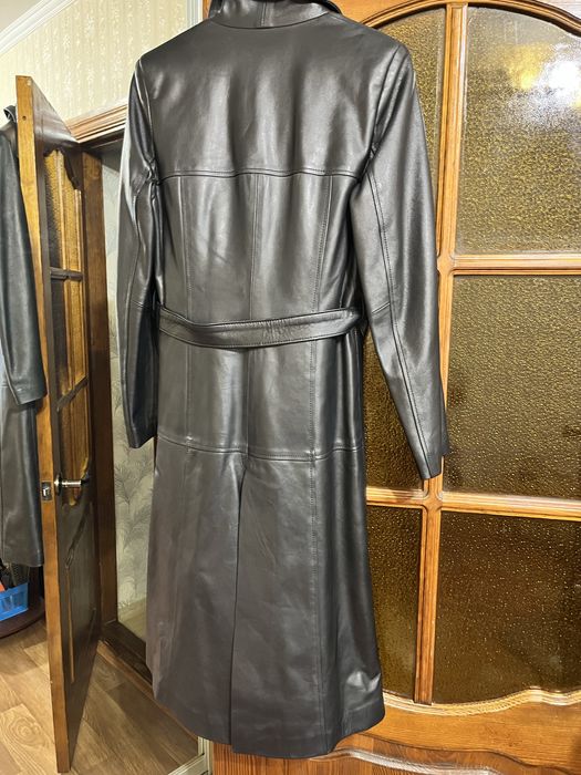 Шкіряне пальто .