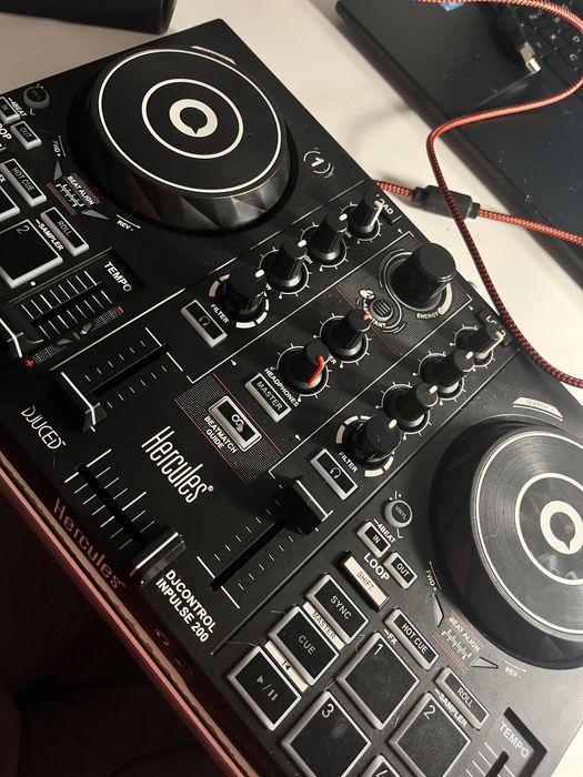 Hércules DJ Control Inpulse 200 - NOVA