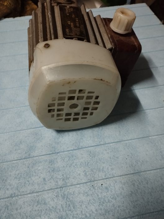 Двигун 4 ААМ 50 В4 У3